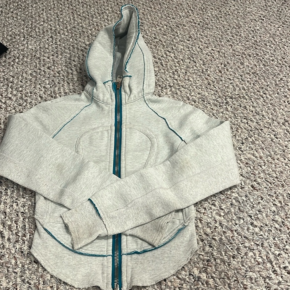Lululemon cropped hoodie